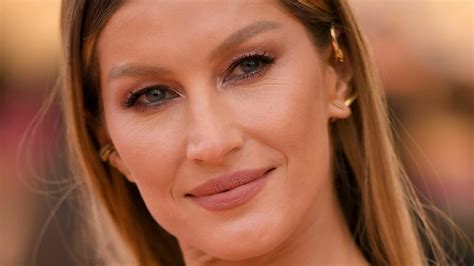 Here's What Gisele Bündchen Really Looks Like Without Makeup.